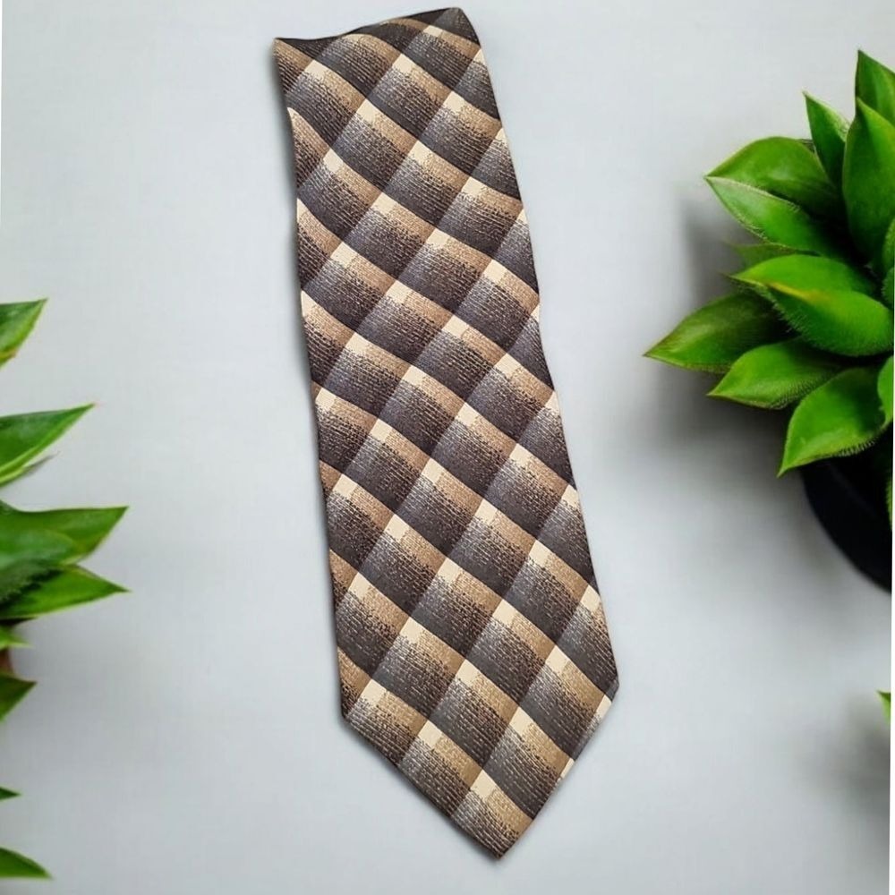 Calvin Klein 100% Silk Diagonal Check Pattern Tie Brown Beige Made in‎ Italy